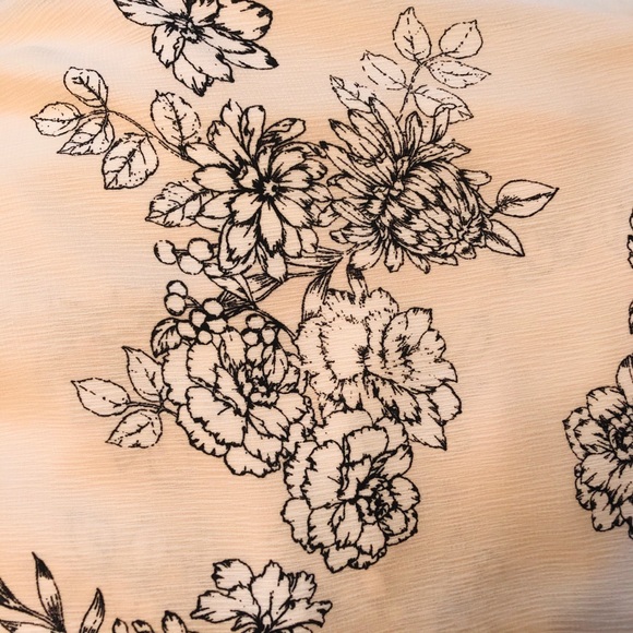 NWT Lush Pink Cold Shoulder Dress - Picture 4 of 5